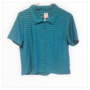 Hurley Cropped Teal Perforated Button Front Top Medium Stretch Short Sleeve